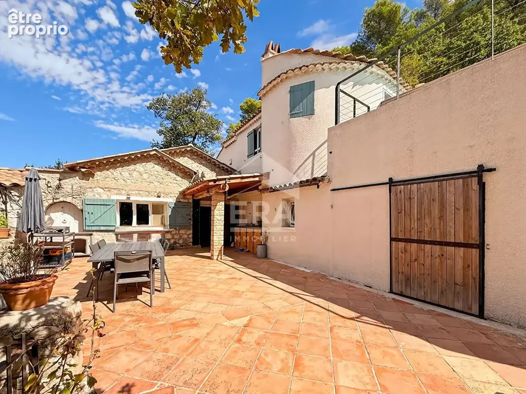 Photo Maison à Les Pennes-Mirabeau au prix de 615 000€