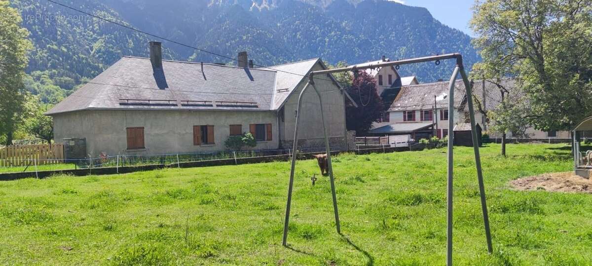 Terrain à CHANTELOUVE