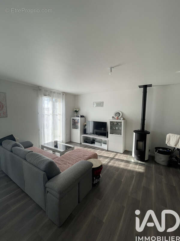 Photo 2 - Maison à ROUVRES