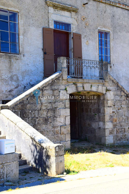 Maison à COUCOURON