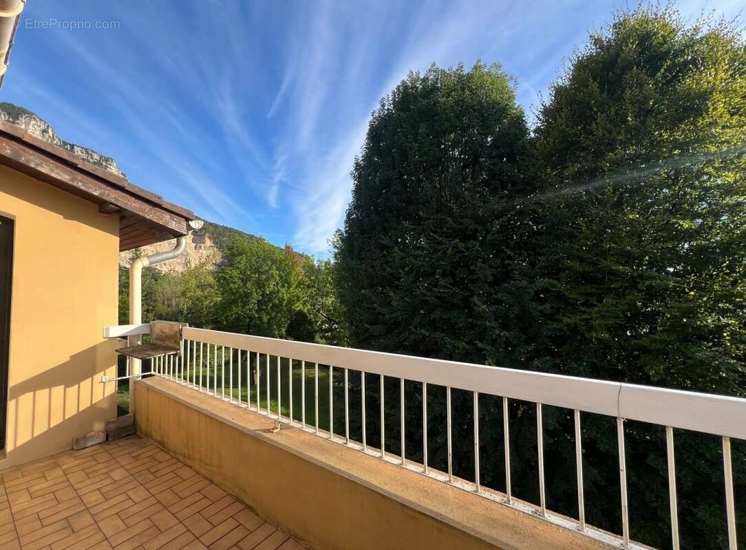 Appartement à LA BUISSE