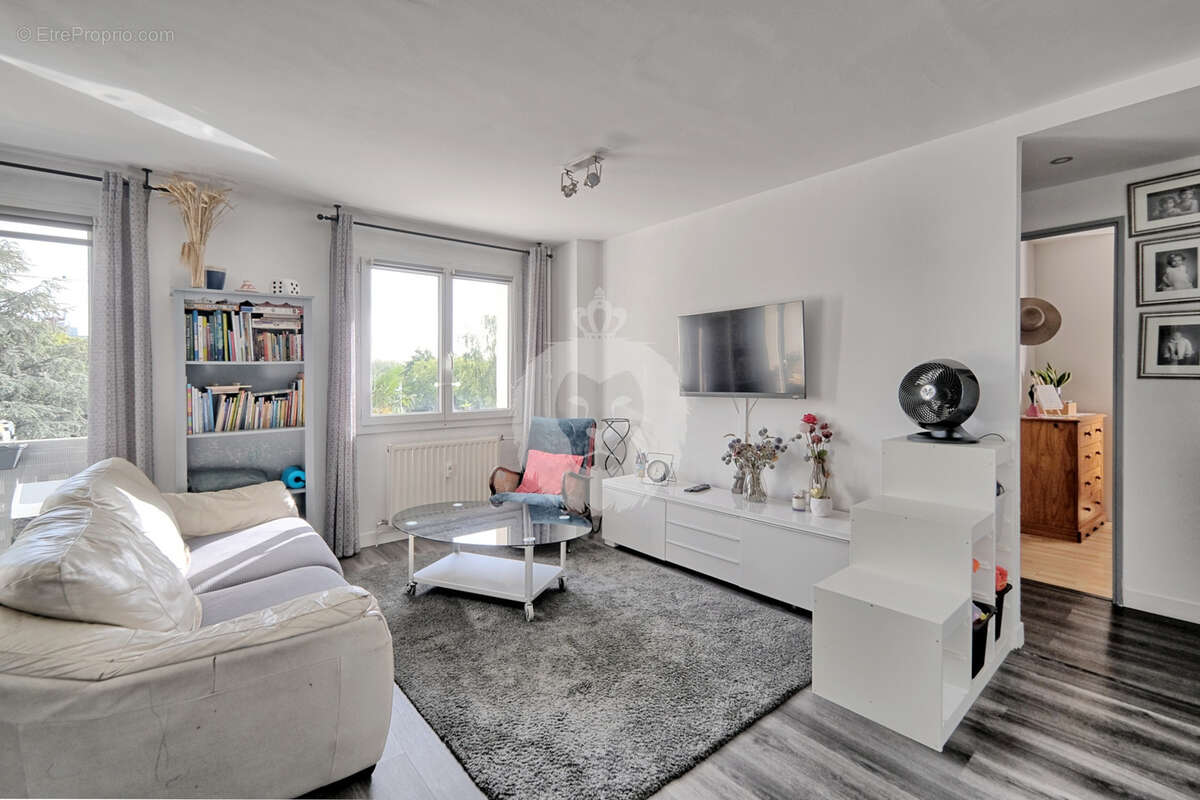 Appartement à SAINT-MAUR-DES-FOSSES