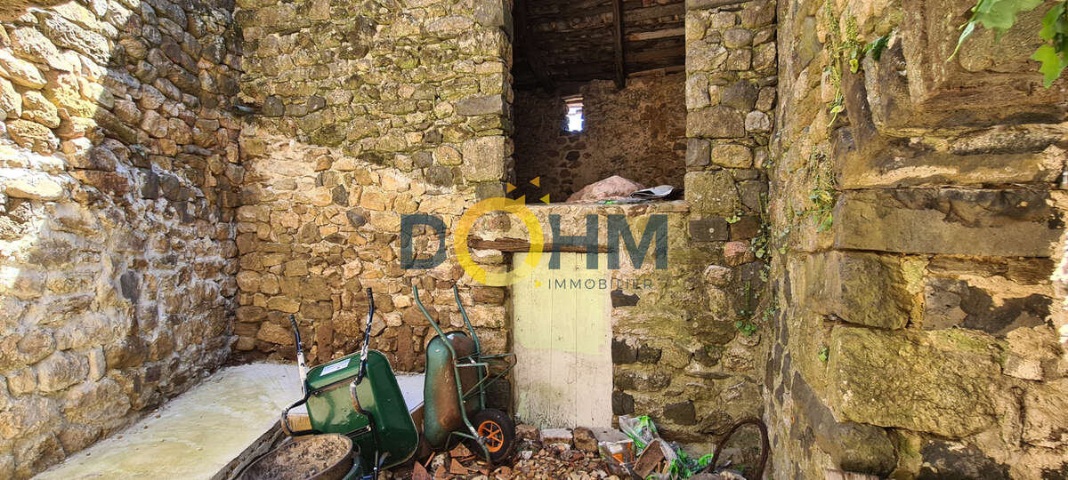 Maison de hameau avec 4152m2 de terrain - photo 6