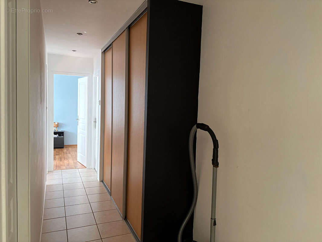 A vendre Locminé, appartement T3 95m², garage et patio - photo 10