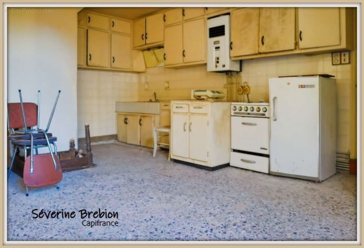  Grande maison à rénover + atelier – Idéale pour famille ou investisseur – Celles-sur-Durolle (63) - photo 11