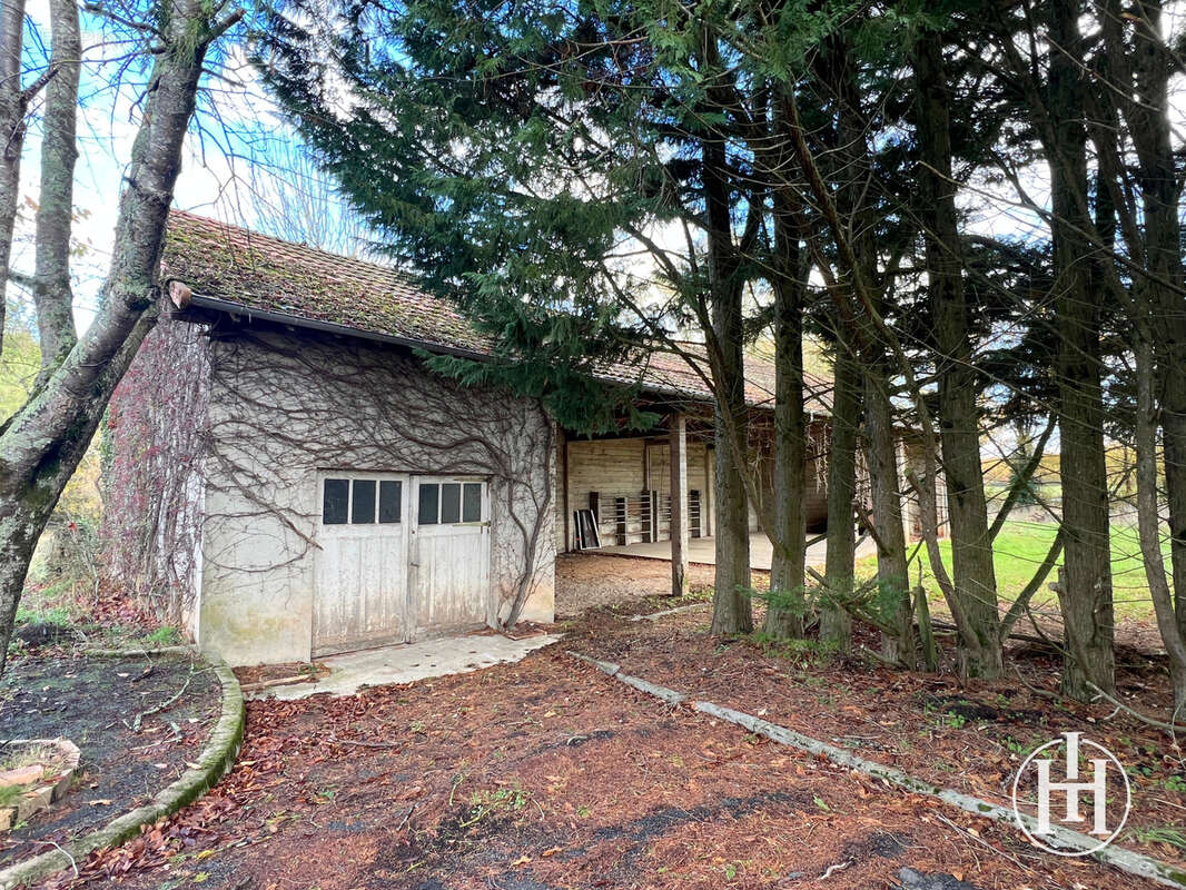 Maison à SAINT-CHRISTOPHE-LE-CHAUDRY