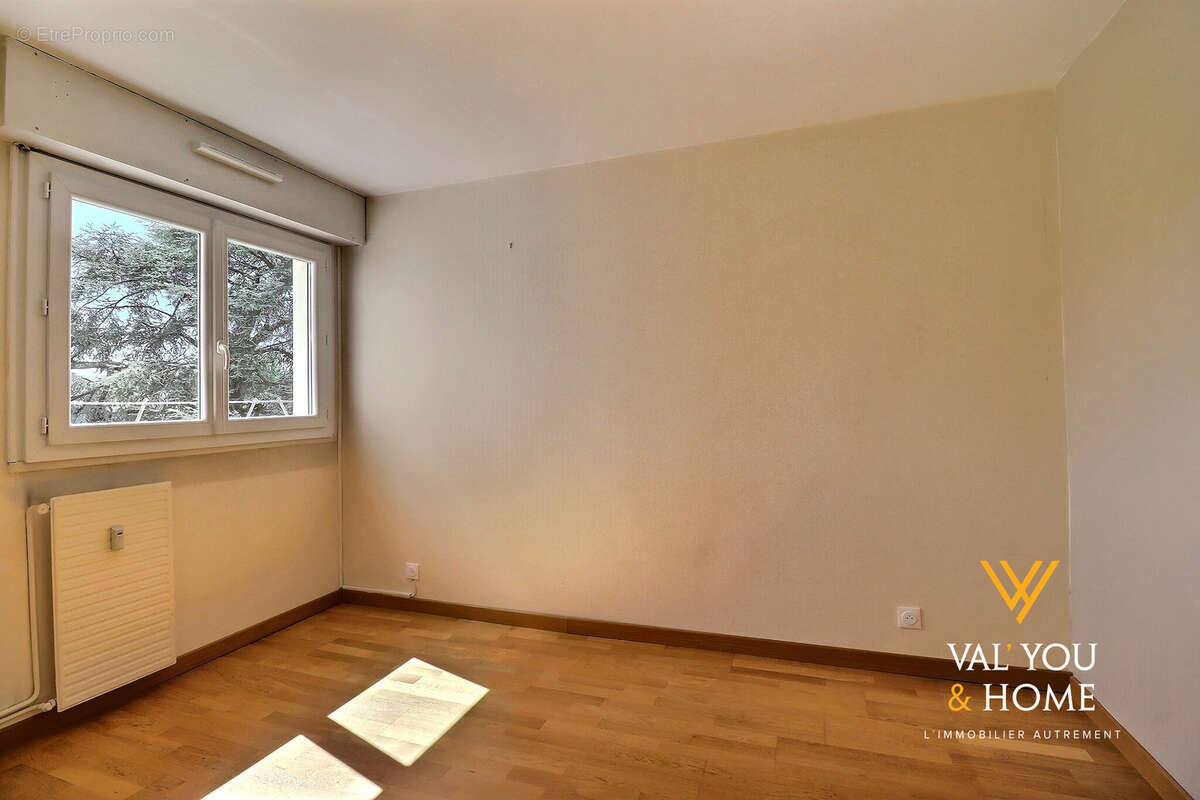 Appartement T4 90 m2 3 chambres 5ème Etage/6 avec ascenseur / Cave / Garage fermé - photo 6