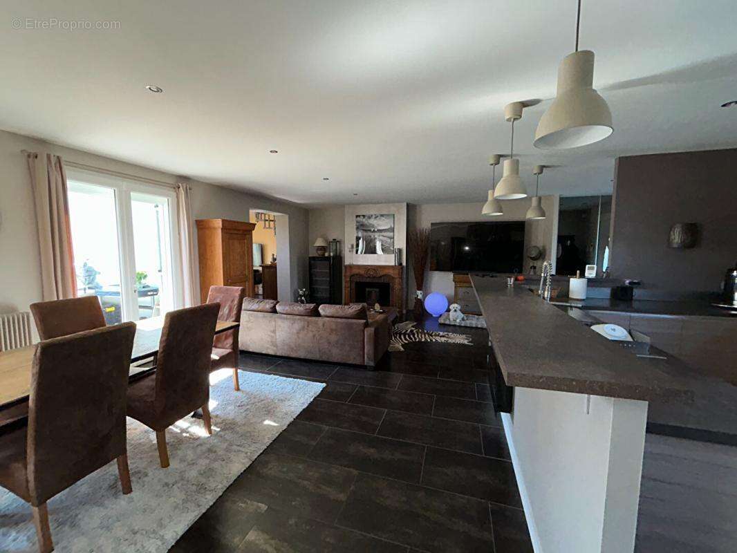 Maison à SAINT-SULPICE-ET-CAMEYRAC