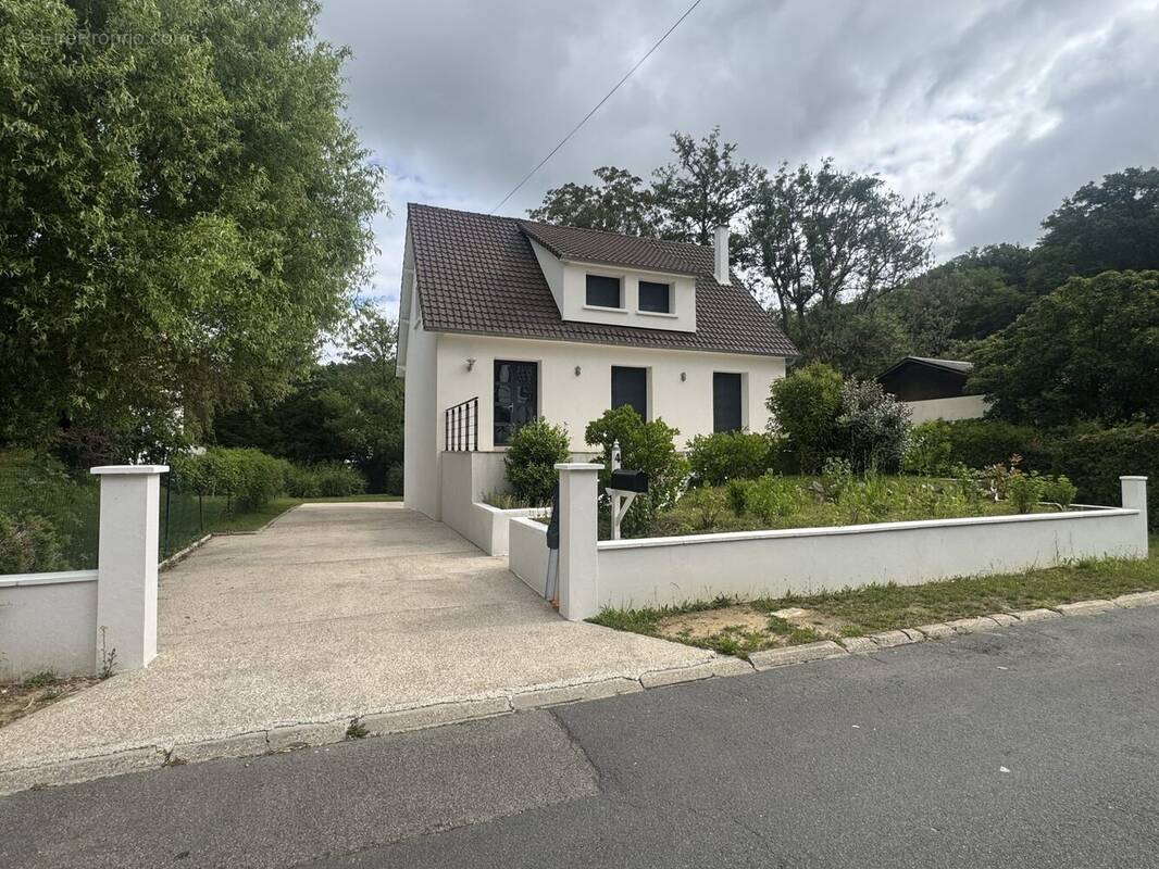 Maison à BOULLAY-LES-TROUX