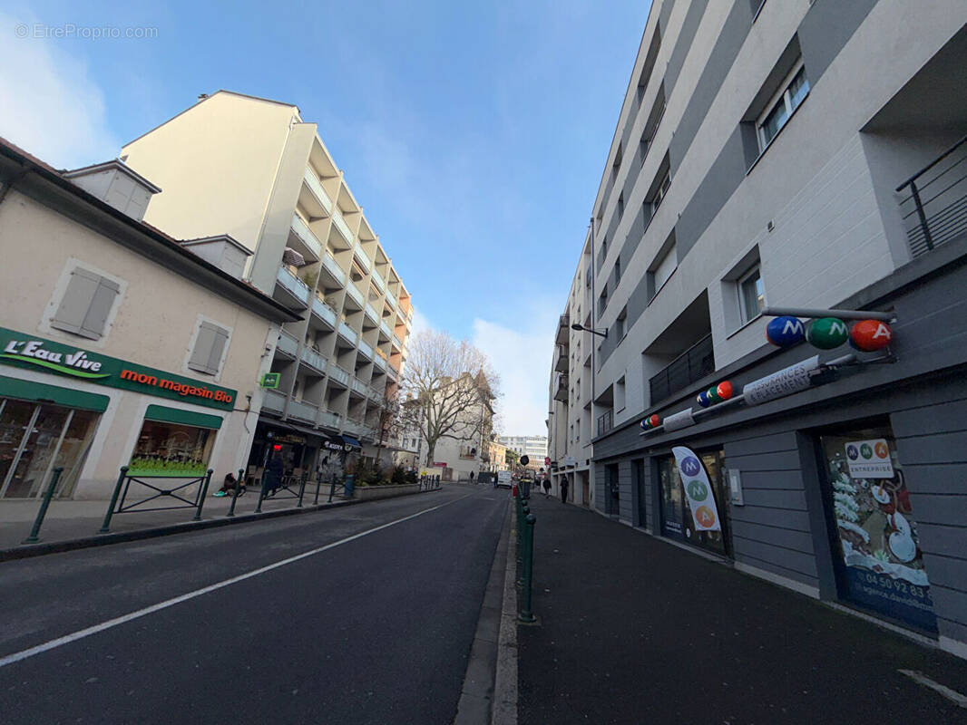 Autre à GAILLARD