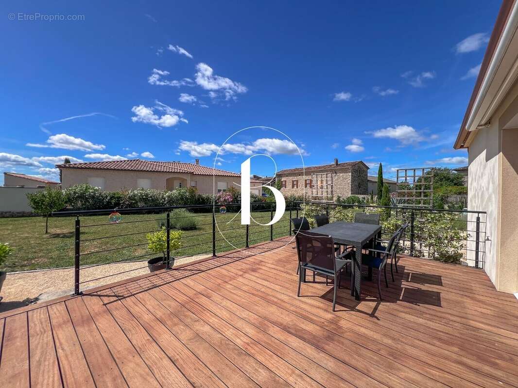 Maison 100 m² à Orgnac-L'aven  - photo 9