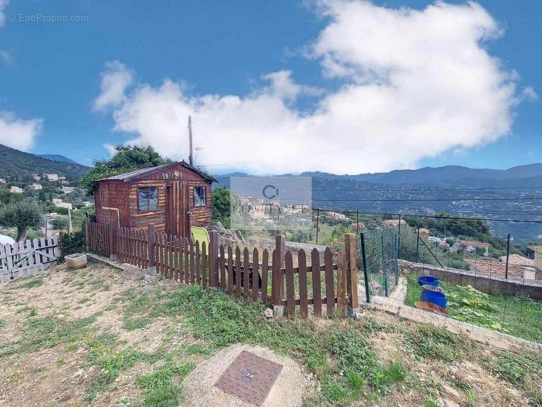Appartement à CHATEAUNEUF-VILLEVIEILLE