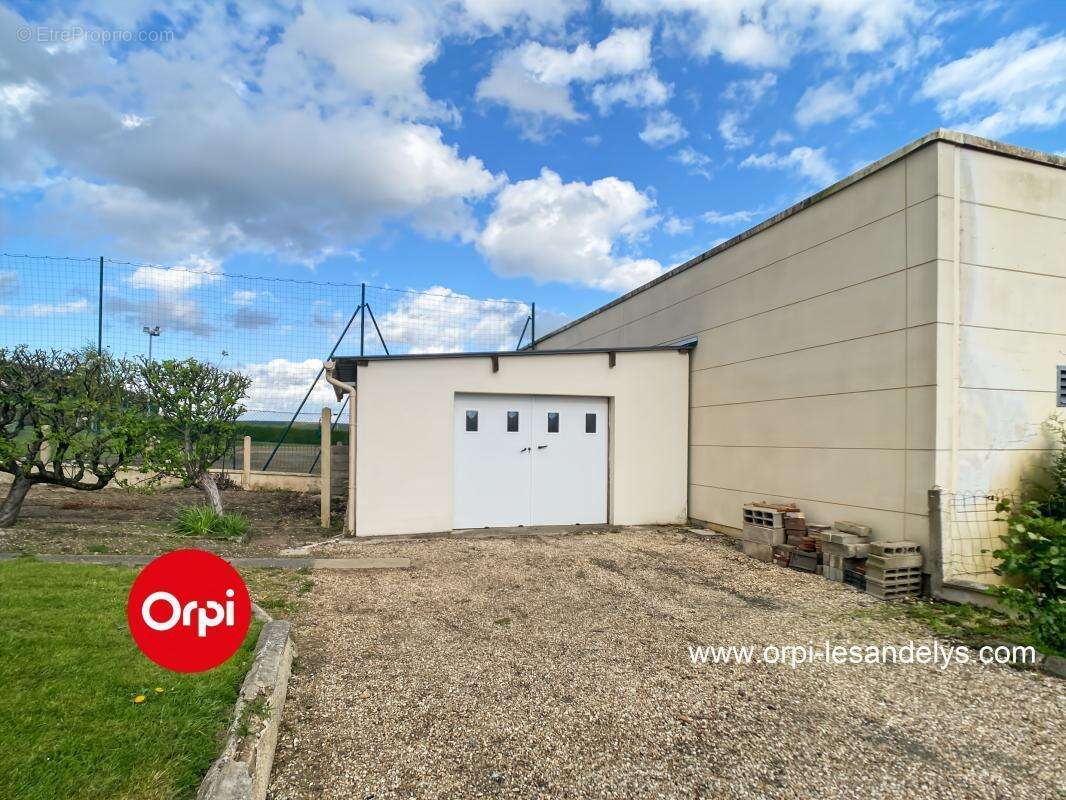 Maison à FLEURY-SUR-ANDELLE