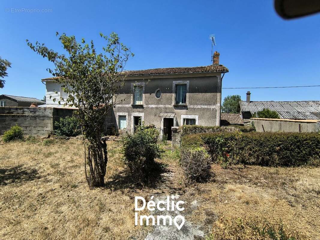 Deux maisonnettes à rénover entièrement - photo 2