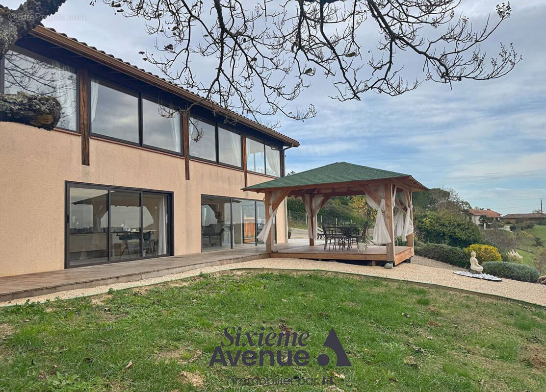 Maison à L'HONOR-DE-COS