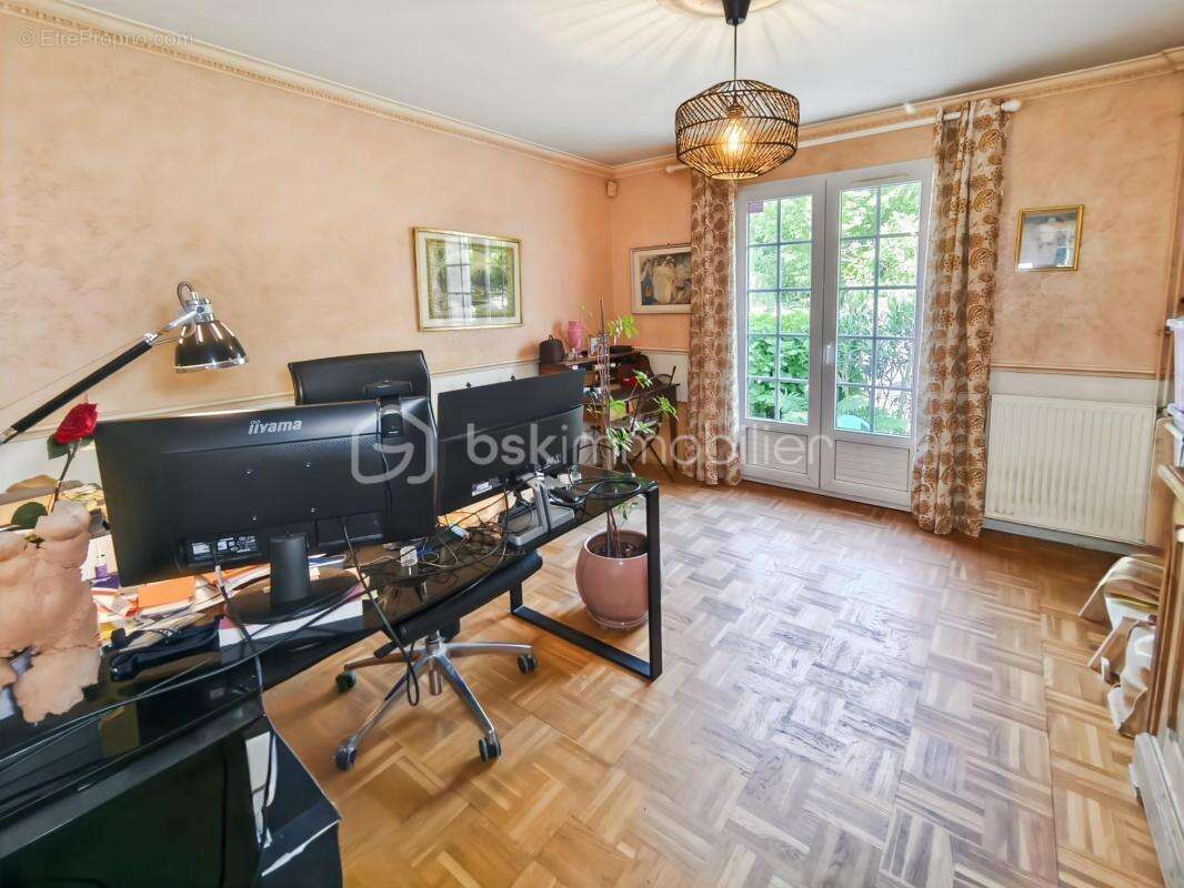 Maison à LONGPERRIER