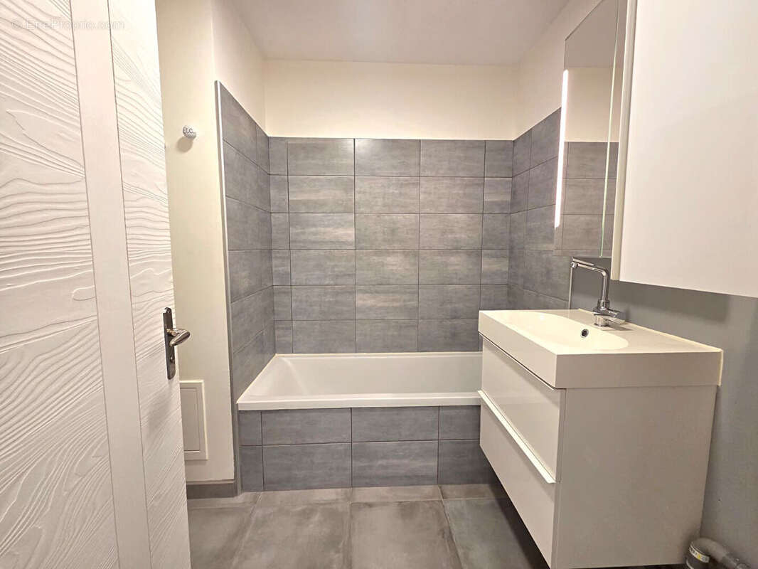 Appartement à RILLIEUX-LA-PAPE