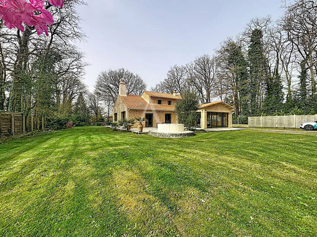 Maison à LE CELLIER