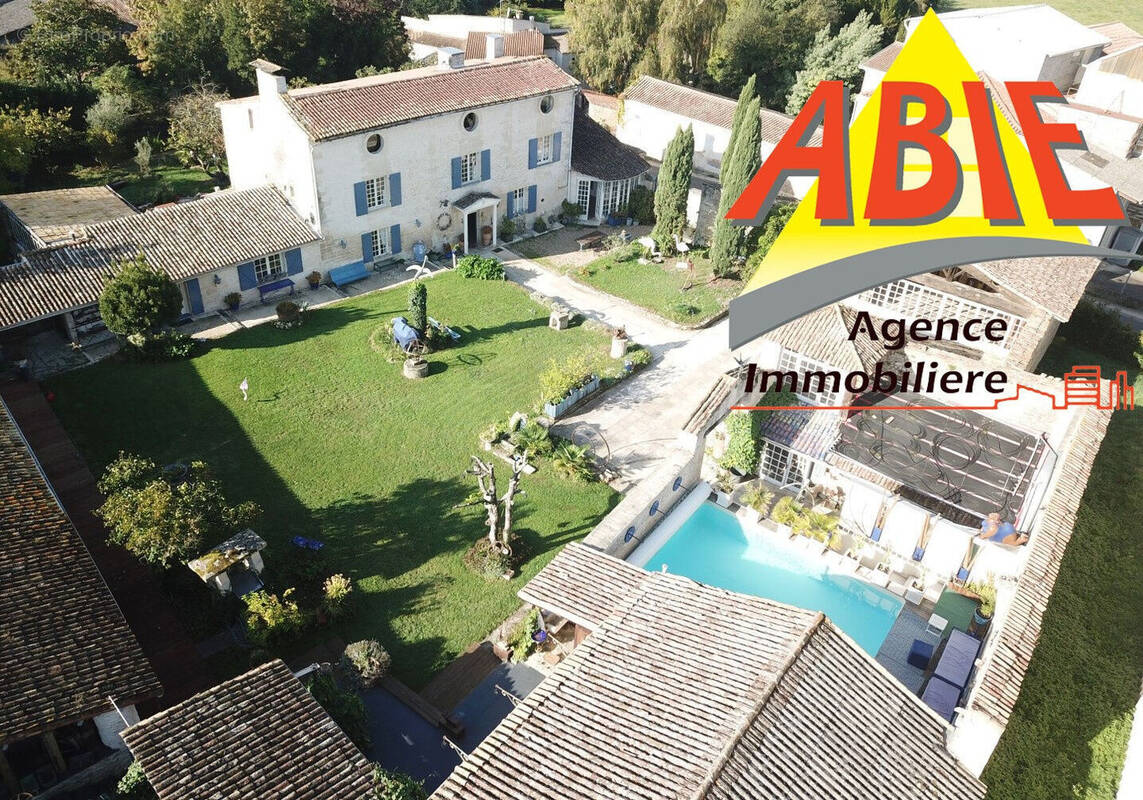 Photo 1 - Maison à LA CRECHE