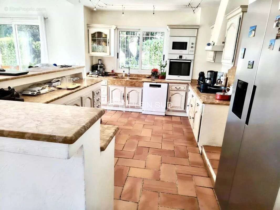 Maison à ROQUEFORT-LES-PINS