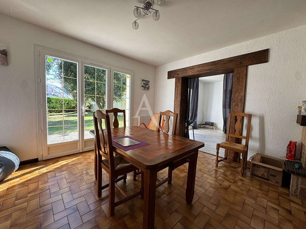 Maison à SAINT-MAIXENT-SUR-VIE