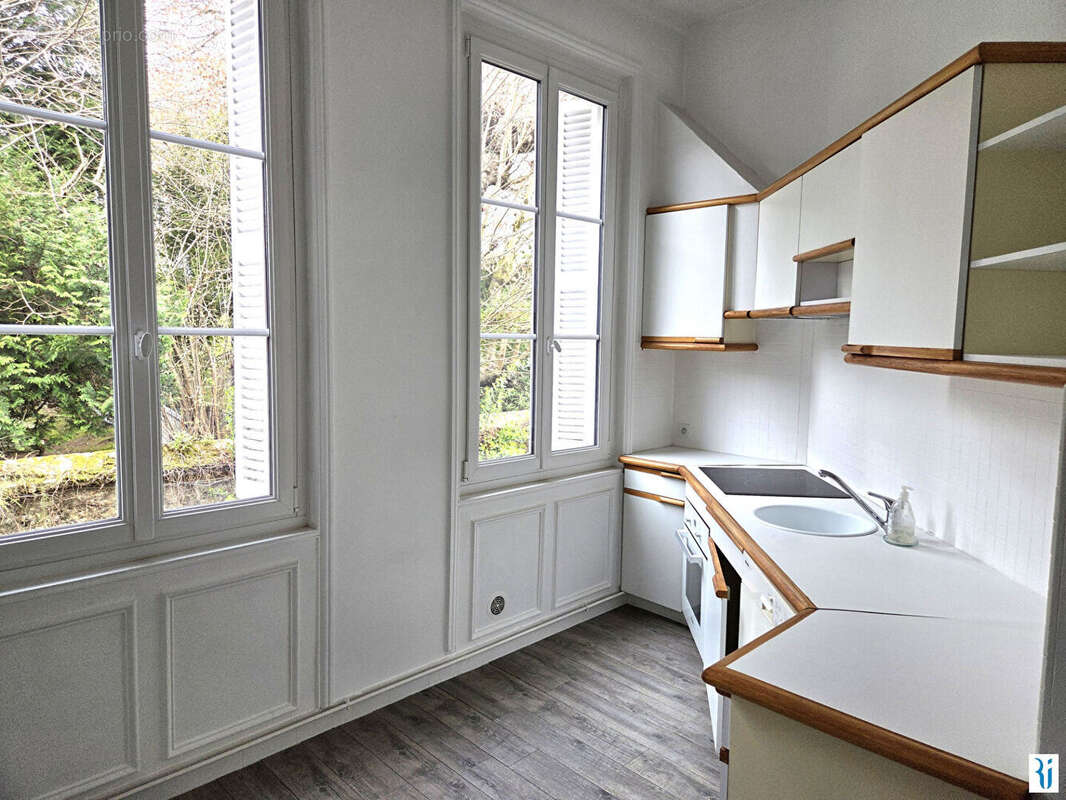 Appartement 81 m² à Mont-Saint-Aignan  - photo 3