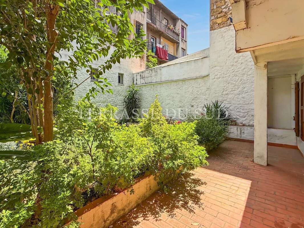 Appartement à MARSEILLE-5E