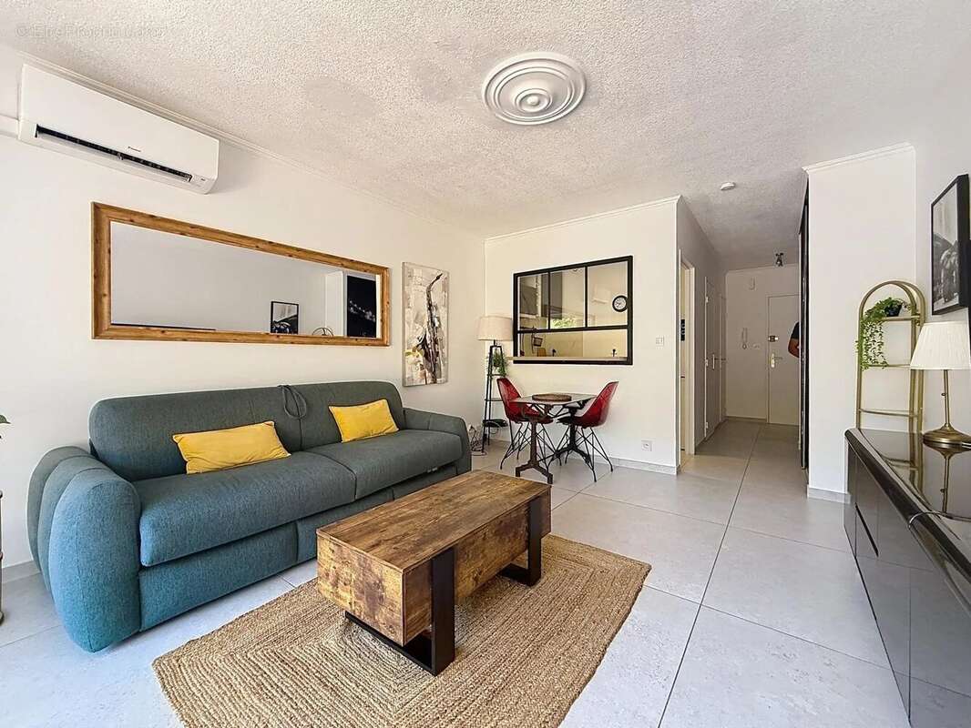 Nice Ouest - Studio rénové avec terrasse - idéal investissement locatif - photo 9