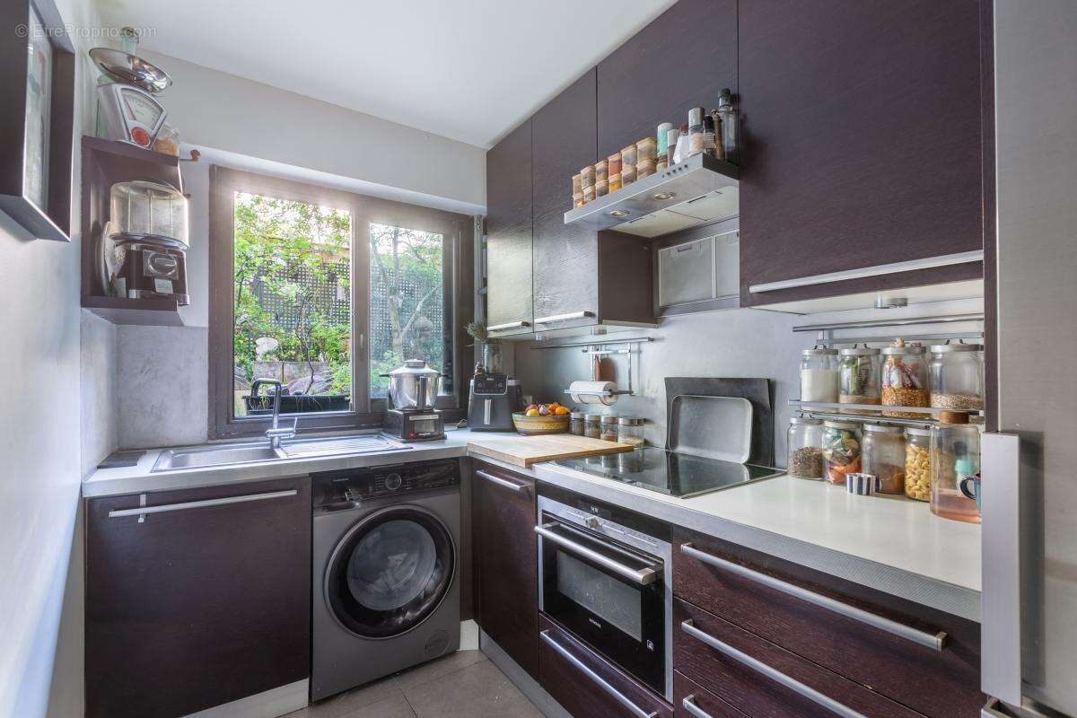 Appartement à LEVALLOIS-PERRET