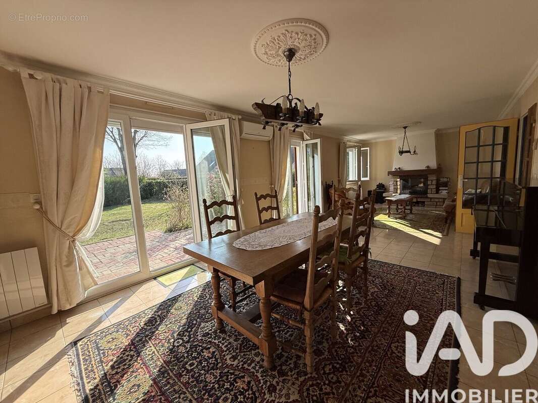 Maison 135 m² à Val-De-Reuil  - photo 2