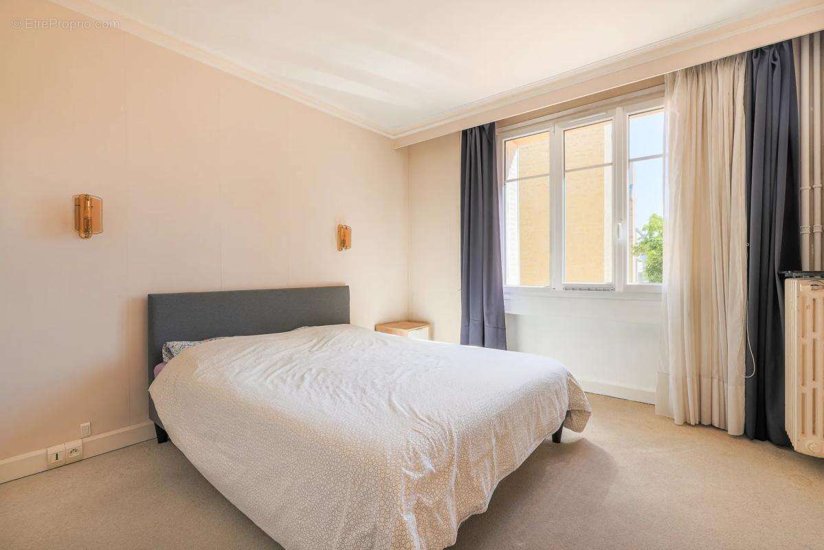 Appartement à COURBEVOIE
