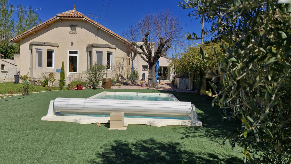 Maison à PERNES-LES-FONTAINES