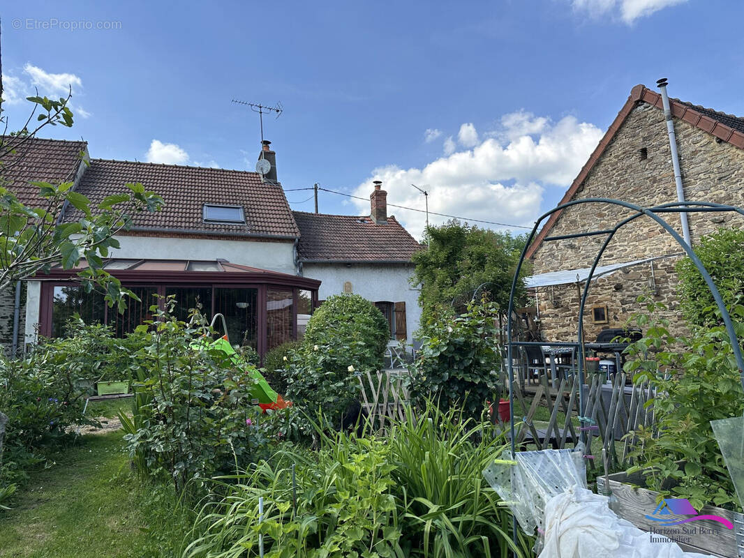 Maison à NOUZERINES