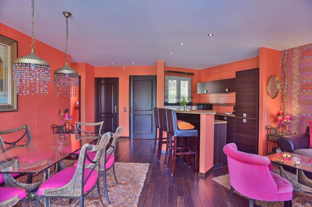 SOUS OFFRE -Croix-des-Gardes - Superbe 2P, terrasse 27m², Vue mer, Parking, Piscine - photo 9
