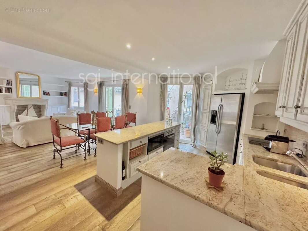 Appartement à SAINT-TROPEZ