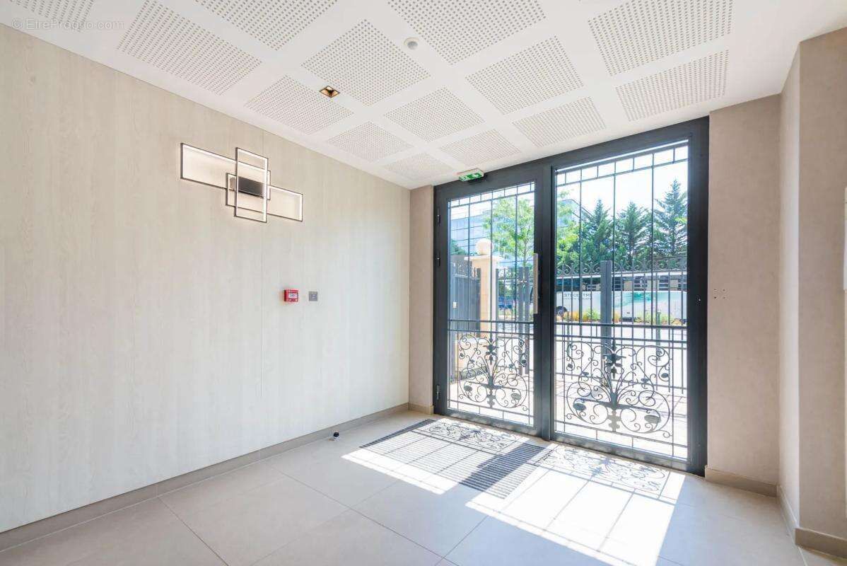 Appartement 4 pièces de 82 m² à Clamart avec Balcon et Parking - photo 11