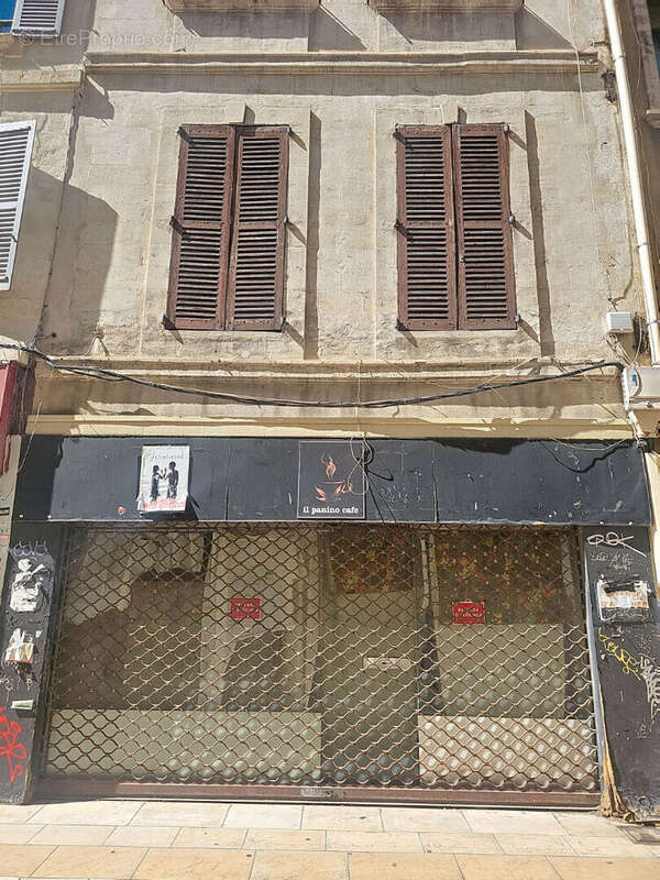 Avignon zone piétonne. Local commercial 60 m2 avec grande vitrine - photo 4