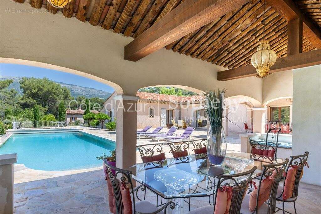 Villa avec piscine et vue panoramique à vendre à Cabris, proche Grasse et Cannes - photo 6