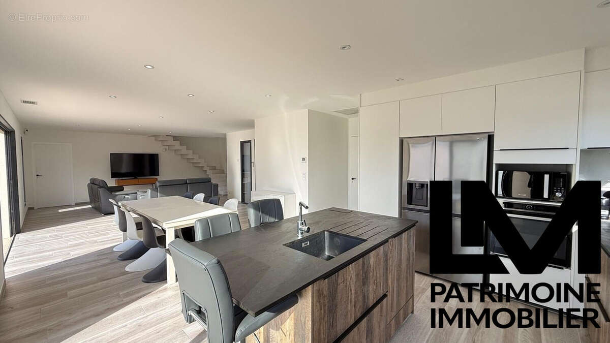 Maison 163 m² à Agde  - photo 4