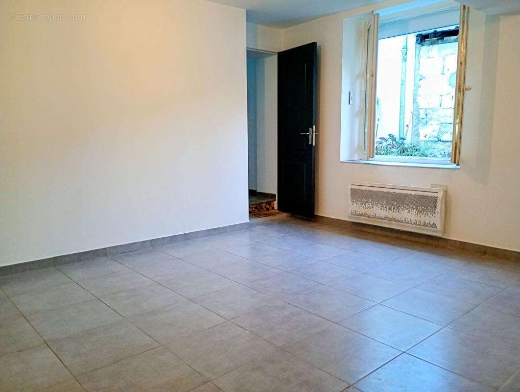 Maison à PELLOUAILLES-LES-VIGNES