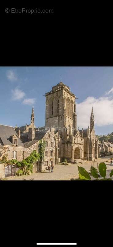 Maison à LOCRONAN
