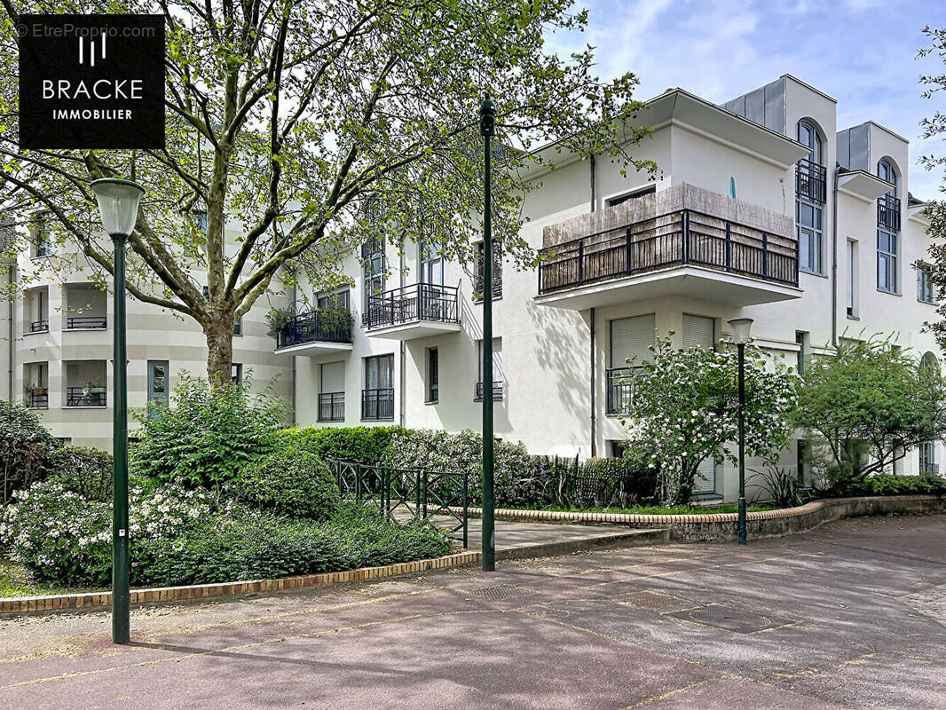 Appartement à LA GARENNE-COLOMBES