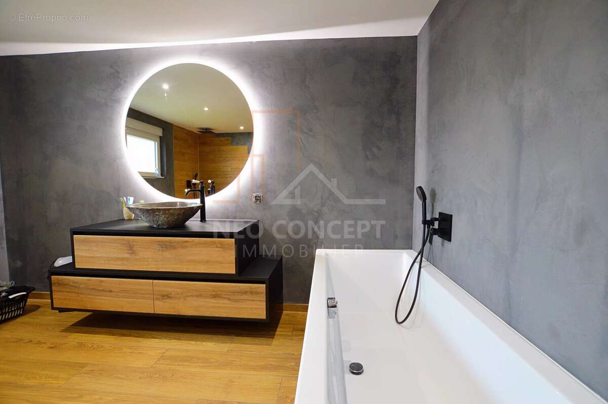 Maison à DIEFFENBACH-LES-WOERTH