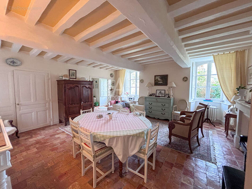 Maison Chateau Gontier Sur Mayenne 8 pièce(s) 240 m2 - photo 5