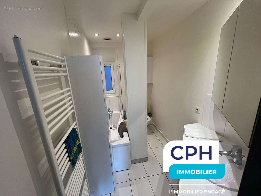 Appartement à COURBEVOIE