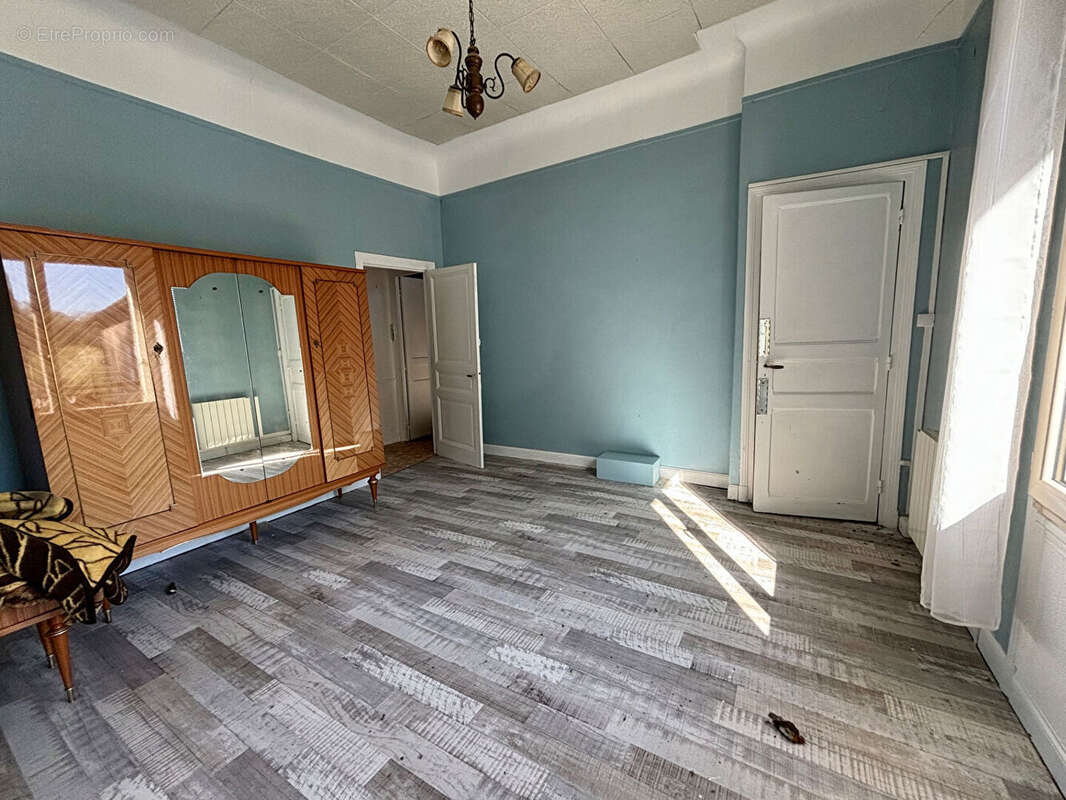 Appartement à SAINT-LEONARD-DE-NOBLAT