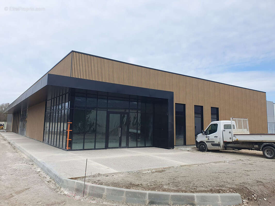 Commerce à SAINTE-EULALIE