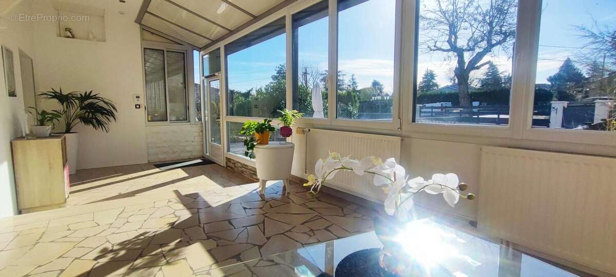 Maison à GREZIEU-LA-VARENNE