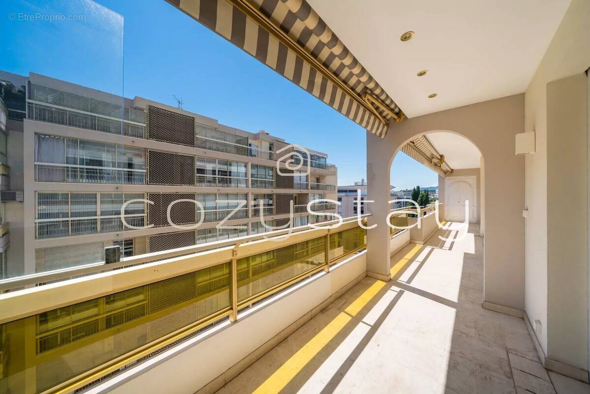 Appartement à CANNES