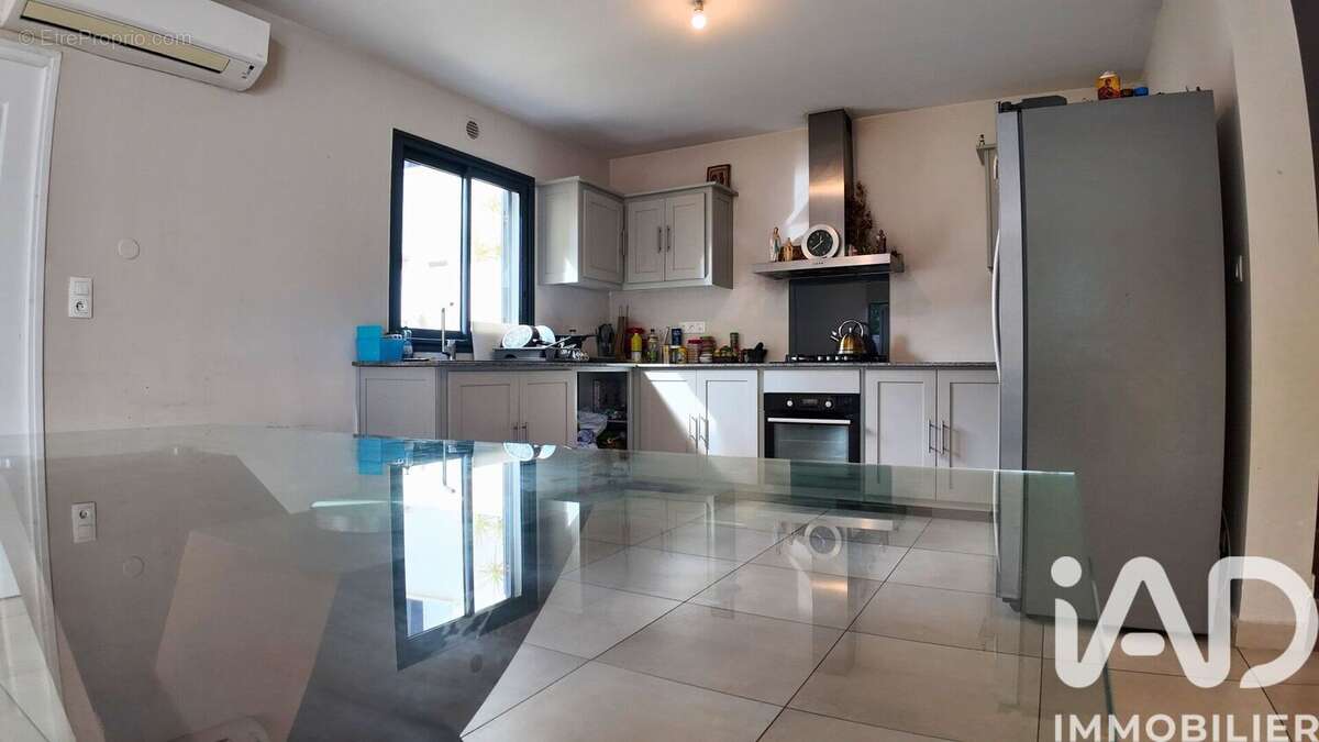 Maison 117 m² à Le Tampon  - photo 4